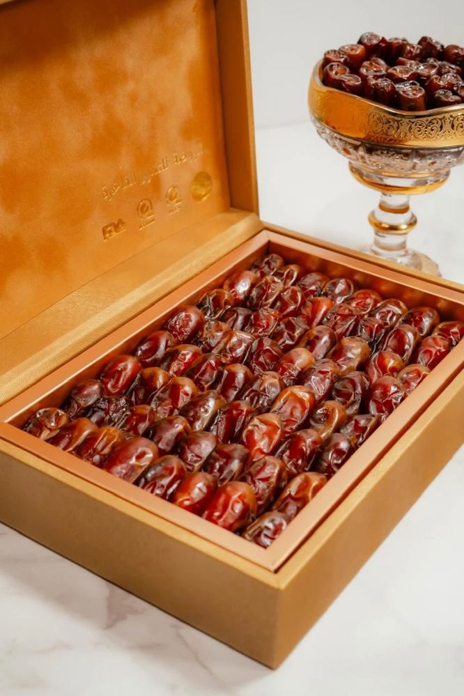 هدايا علب جلد انيقة