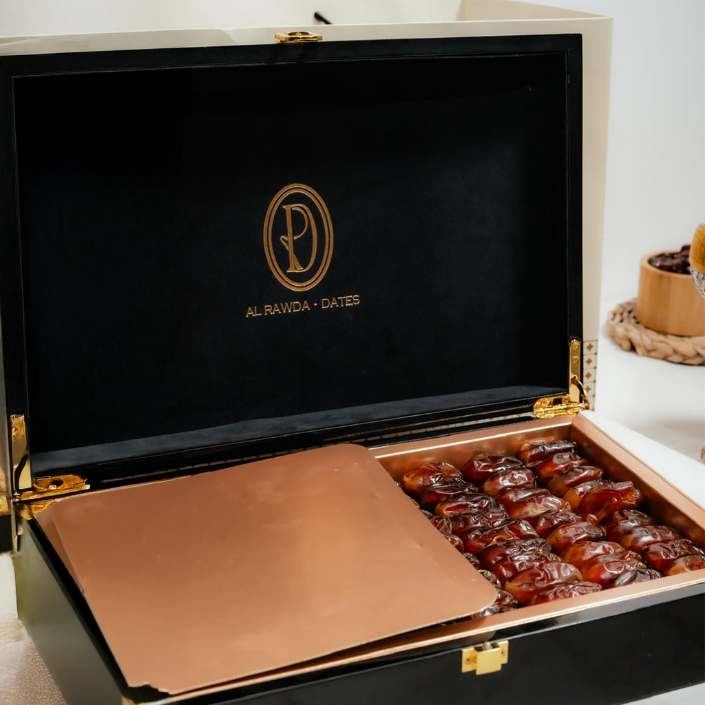 هدايا خشب بيانو ومخمل انيق vvip